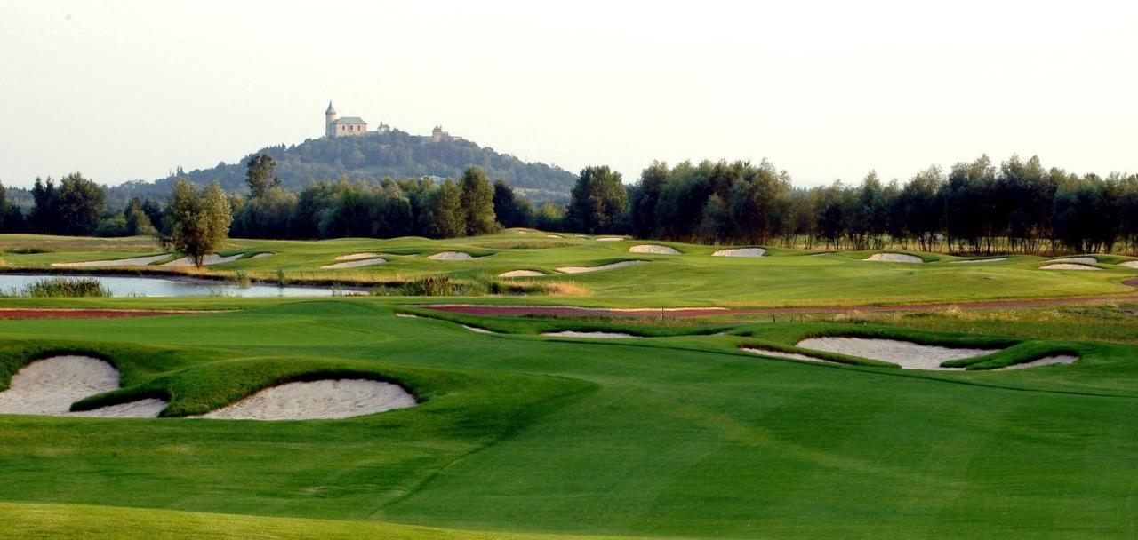 Golf&Spa Kunětická Hora Dritec Exterior foto