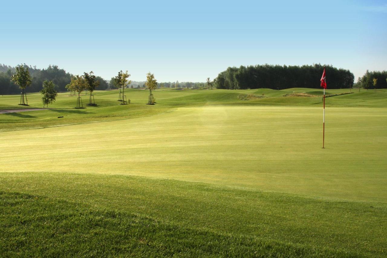 Golf&Spa Kunětická Hora Dritec Exterior foto